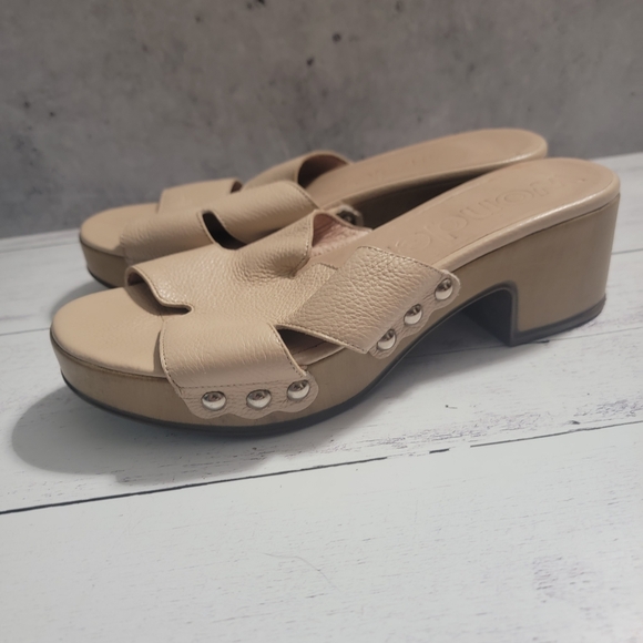 Wonders Cream Comfort Mules with Cushioned Footbed - Picture 2 of 4